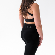 Load image into Gallery viewer, Women&#39;s Noir Signature Legging
